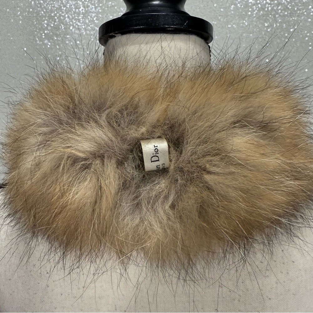 “Christian Dior Genuine Fur Stole Scarf Wrap • Tan/ black Fox Fur Scarf Boa - Picture 4 of 16